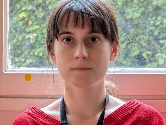 Google Pixel 9 Pro XL - Sharp portrait with fine luminance noise